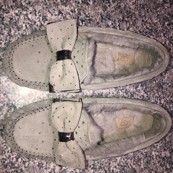 Size 10 Ugg slippers like new - Picture 1 of 5